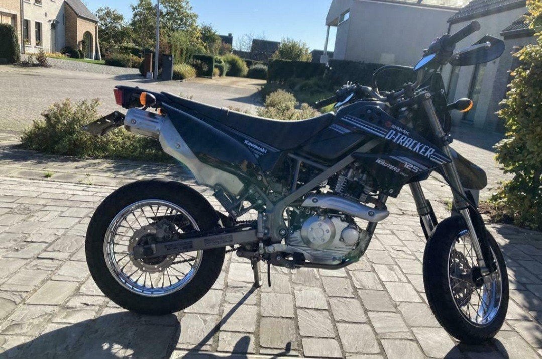 kawasaki D-tracker 125cc supermoto, Fietsen en Brommers, Ophalen, 125 cc, Zo goed als nieuw