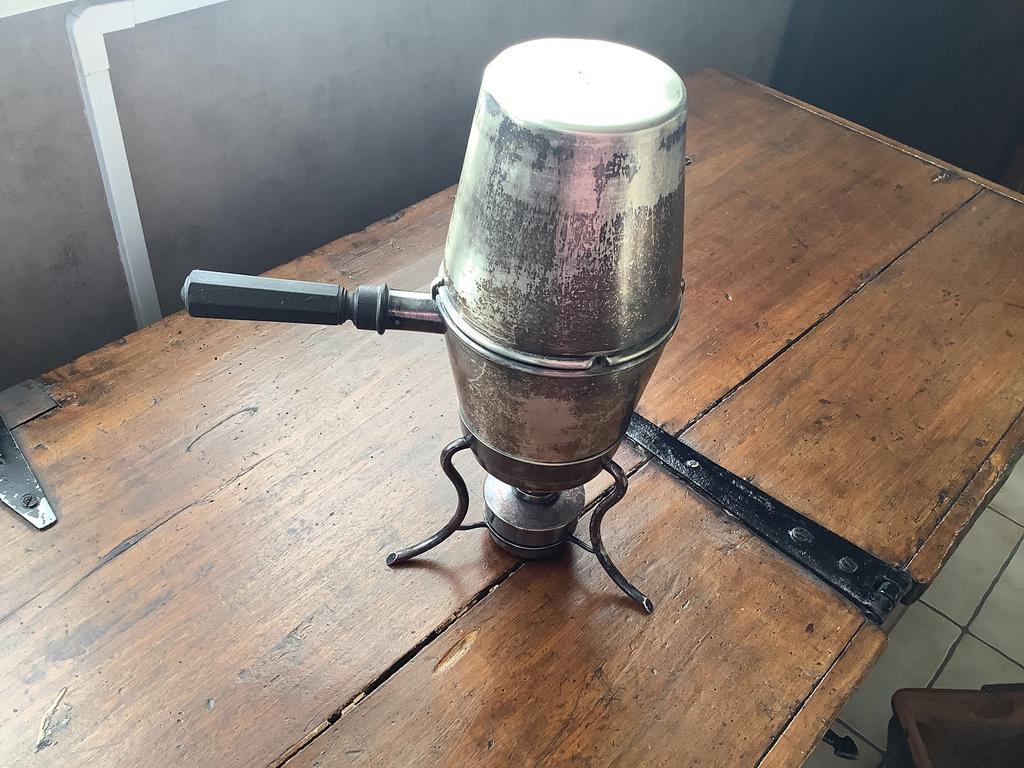 Oude verzilverde koffiekan, Antiek en Kunst, Ophalen