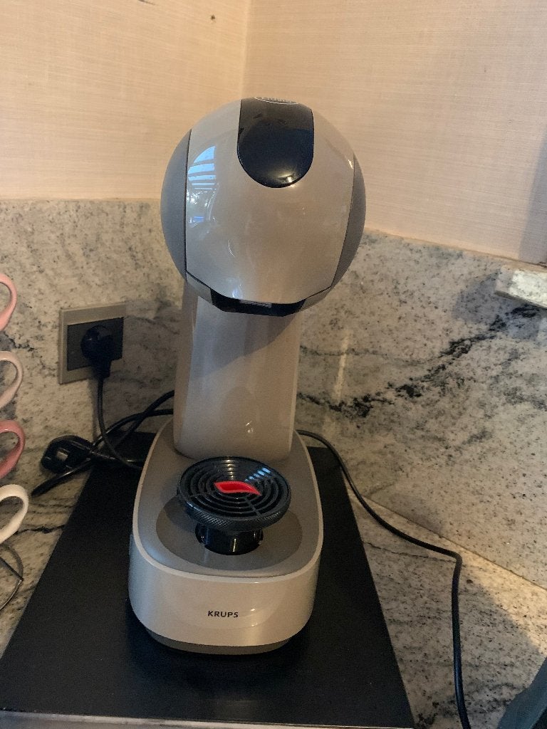 Dolce gusto, Elektronische apparatuur, Koffiezetapparaten, Ophalen, Zo goed als nieuw, Koffiepads en cups, Afneembaar waterreservoir