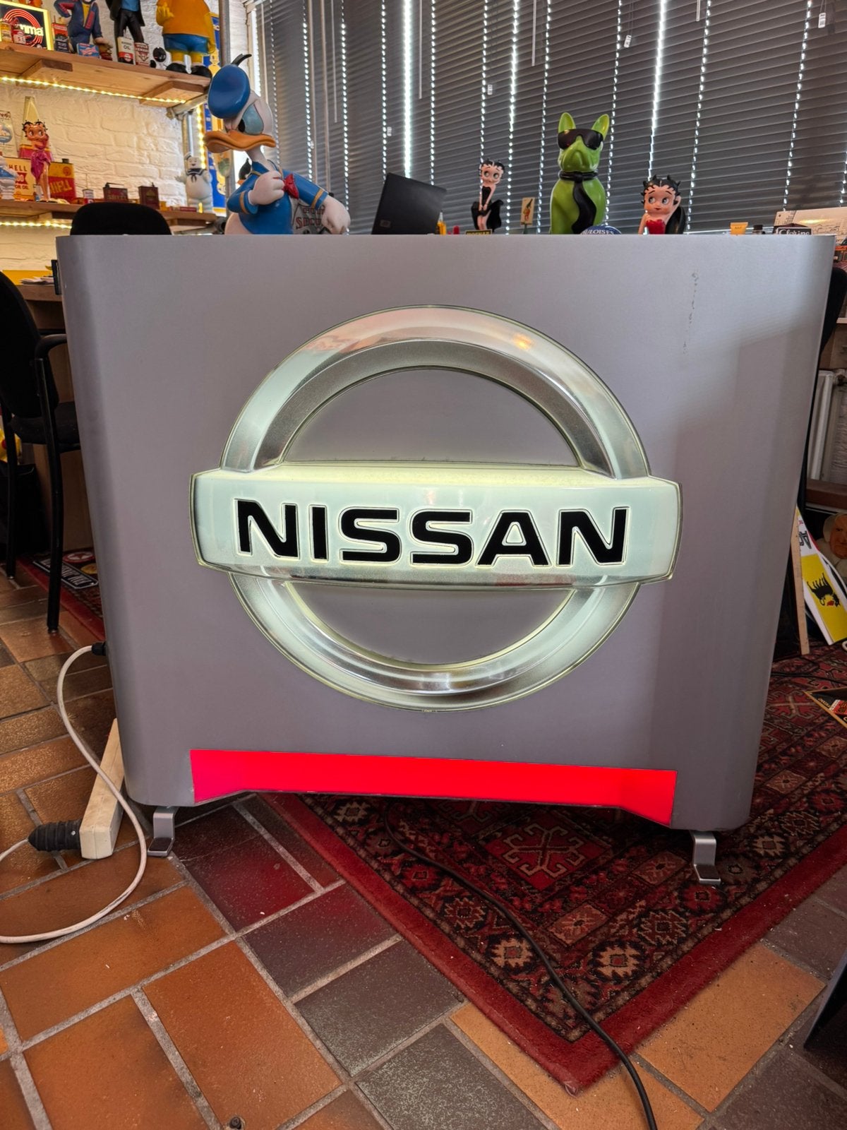 lumière publicitaire pour concessionnaire automobile NISSAN, Enlèvement, Utilisé, Table lumineuse ou lampe (néon)