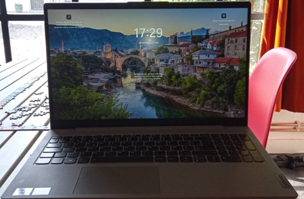 Lenovo IdeaPad 3 15" Laptop Windows 11, 256 GB, AMD Ryzen 5, 3 à 4 Ghz, Utilisé
