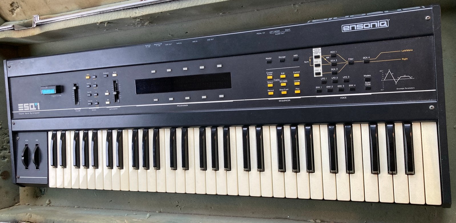 Ensoniq esq01, Enlèvement, Comme neuf