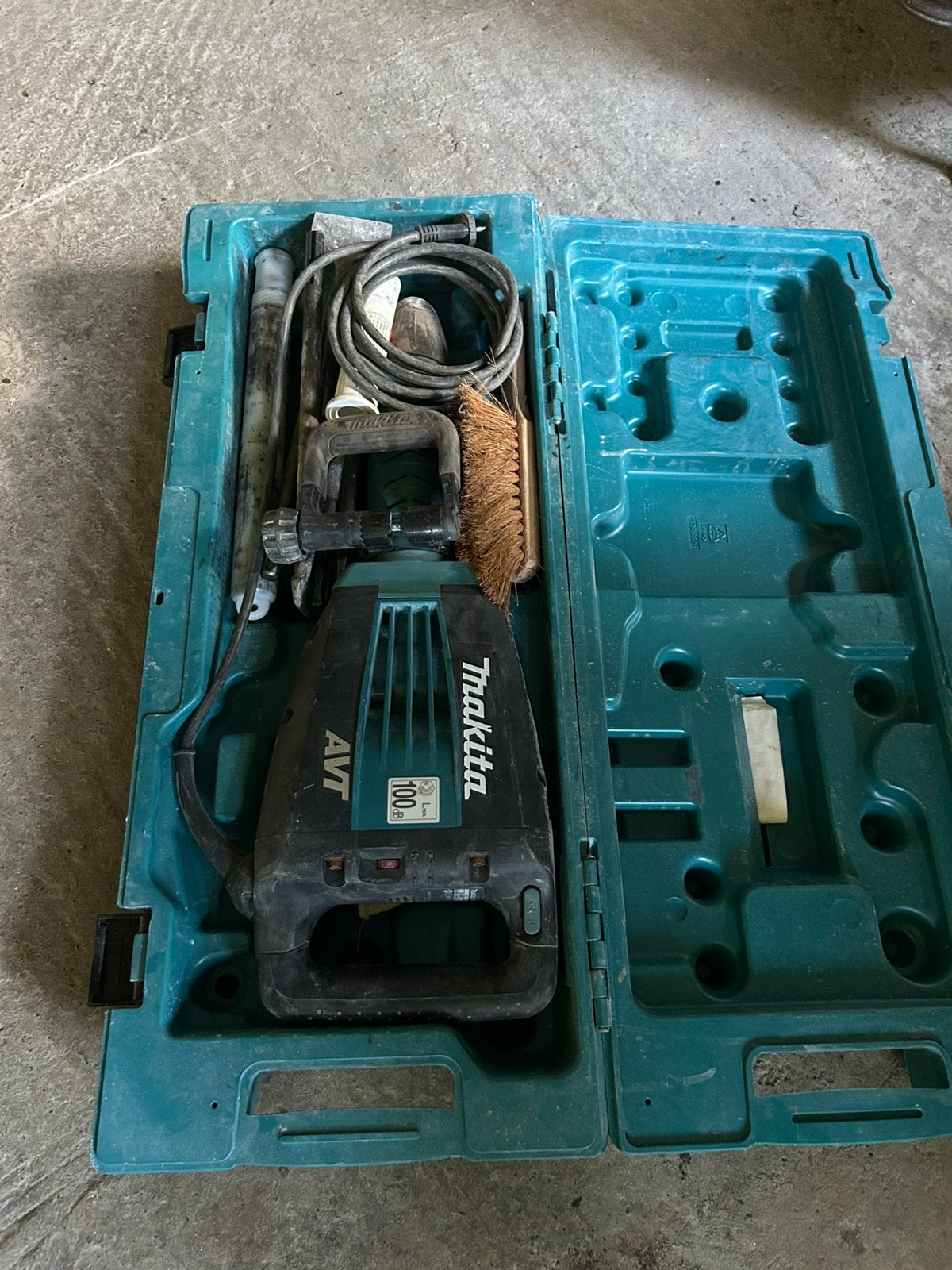 Marteau-piqueur, Makita, Bricolage & Construction, 400 à 600 watts, Enlèvement, Utilisé, Mécanisme de percussion