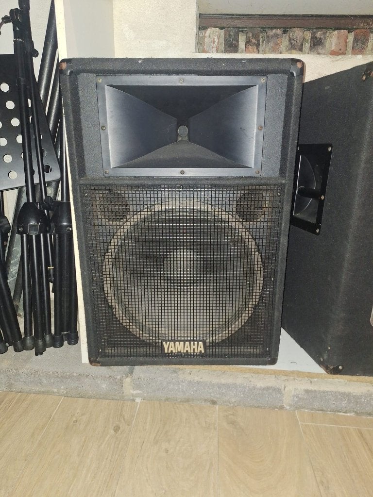 Passieve PA-installatie (Yamaha) met versterker, Audio, Tv en Foto, Luidsprekerboxen, Ophalen, Stereo speakers, Gebruikt, 120 tot 150 watt
