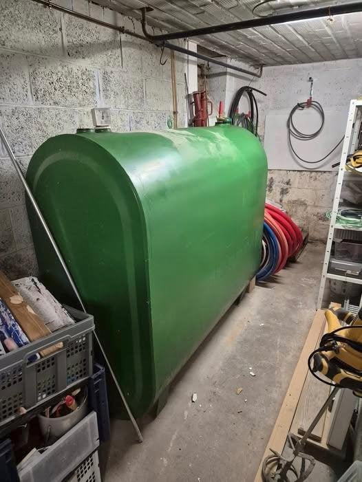 Citerne à mazout 2400 litres, Enlèvement, Utilisé, 80 cm ou plus, Autres types