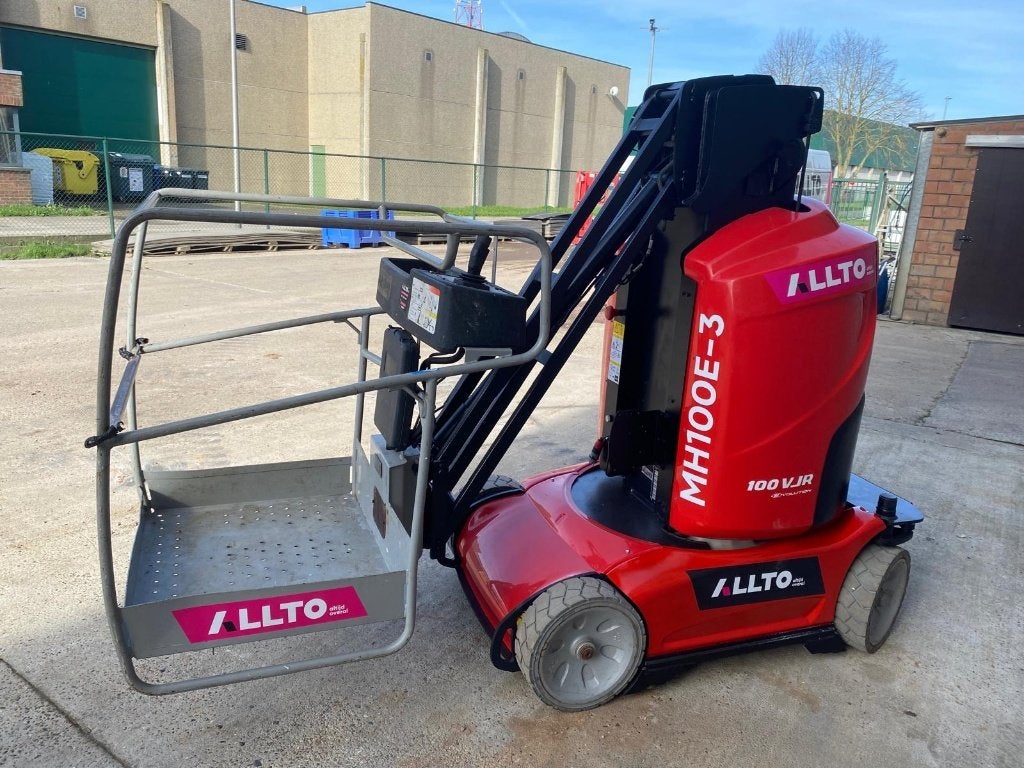 Hoogwerker Manitou 100VJR, Ophalen