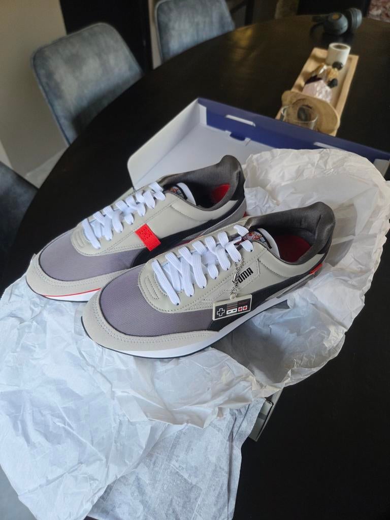 Mario Bros editie puma sneakers 8bit maat 44, Ophalen of Verzenden
