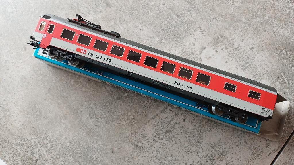 Märklin HO 4217 : Wagon de restaurant suisse, Neuf, Enlèvement ou Envoi, Courant alternatif, Wagon