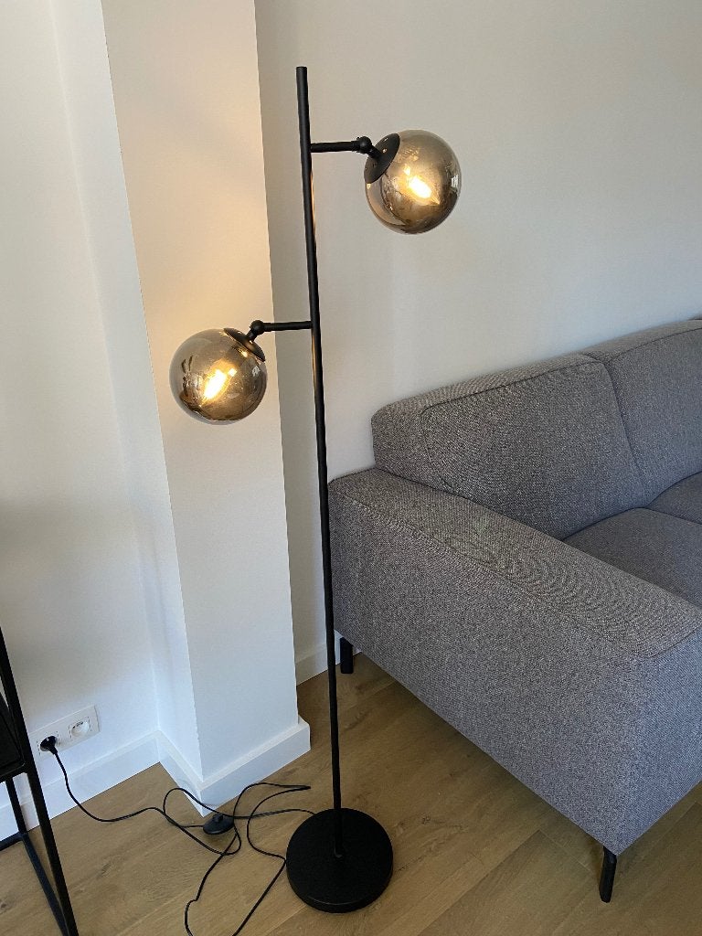 Zwarte vloerlamp, Huis en Inrichting, E14 (klein), Ophalen of Verzenden, Zo goed als nieuw, Glas