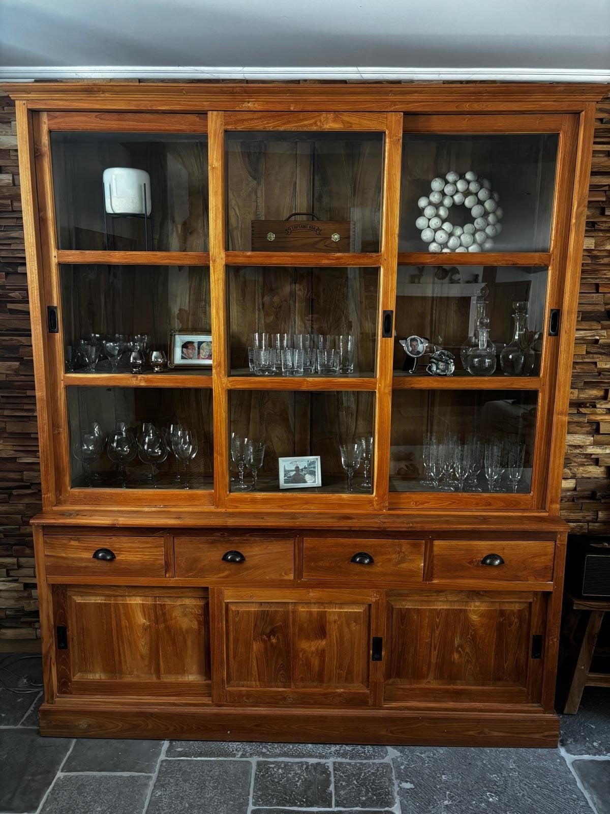 Kast Teak, Ophalen