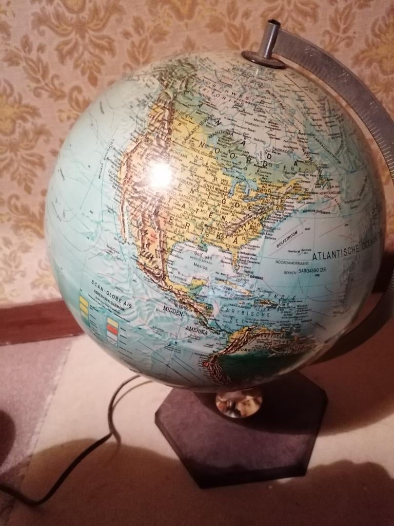 Oude wereldbol, Ophalen