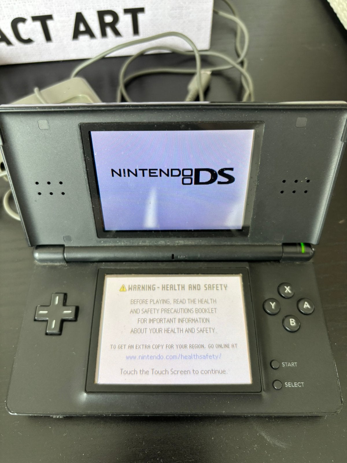 Nintendo ds lite + kabel, Consoles de jeu & Jeux vidéo, Consoles de jeu | Nintendo DS, Enlèvement, Utilisé, Noir, DS Lite