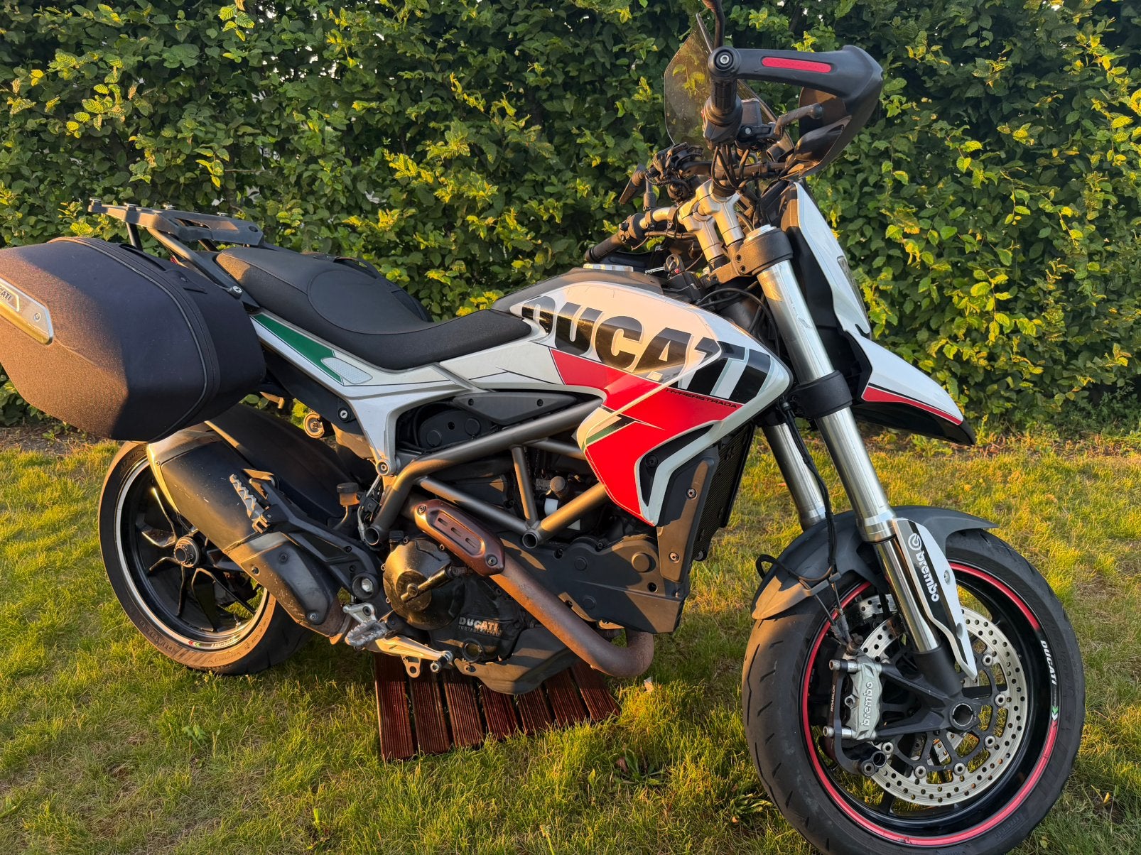Prachtige Ducati hyperstrada 821 te koop, Motoren, Handvatverwarming, Motorrijbewijs A, Gebruikt, Particulier