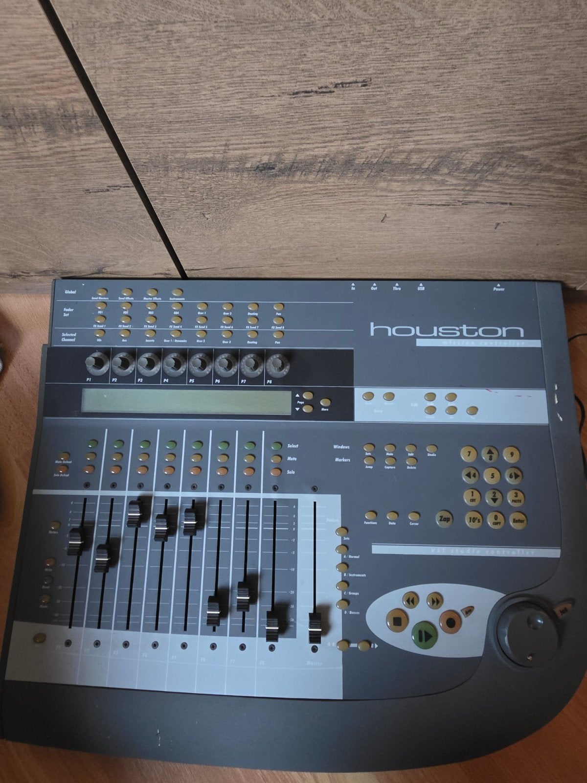 houston steinberg, Musique & Instruments, Enlèvement