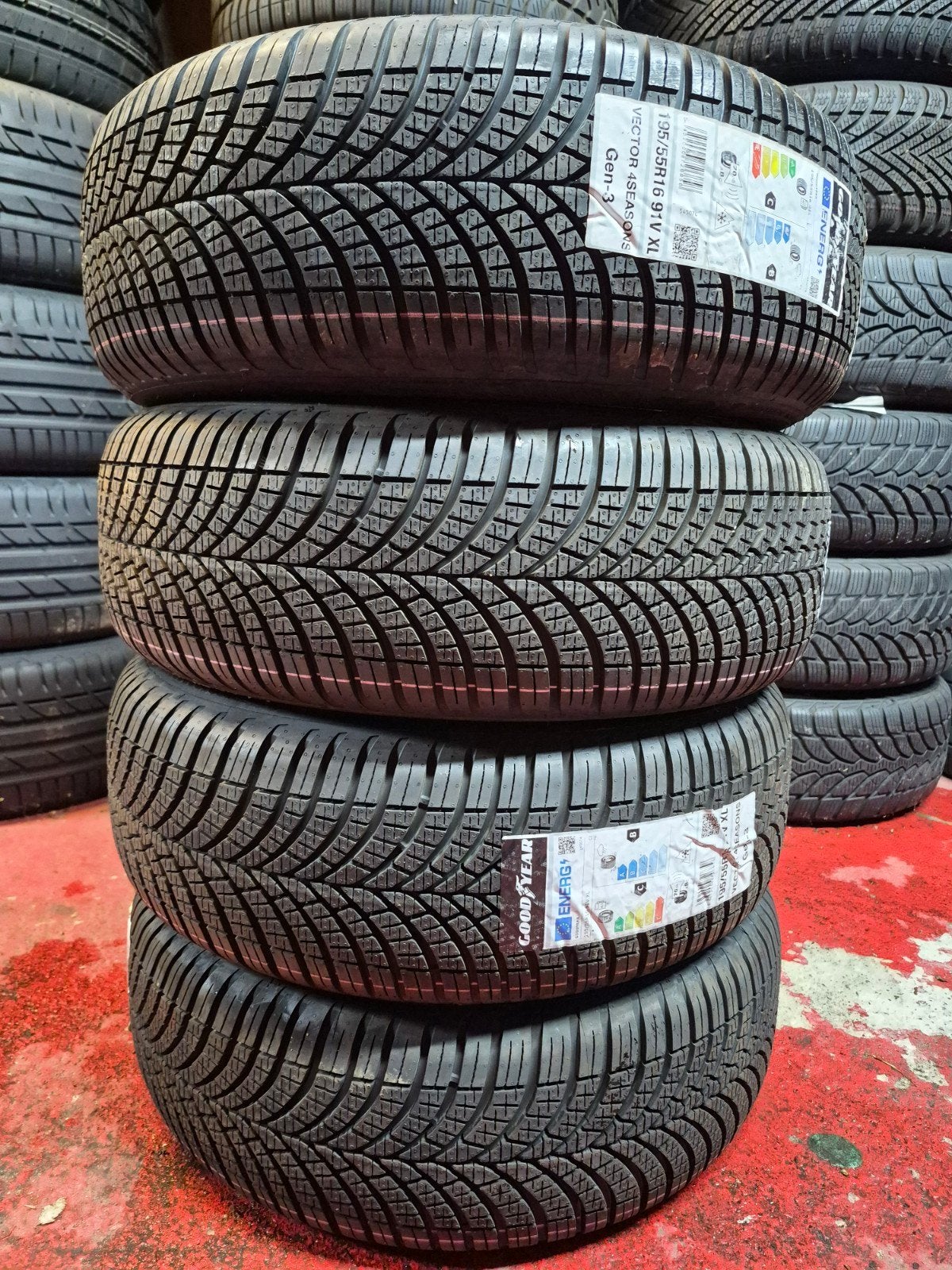 4 pneus Hiver all saisons NEUF Goodyear 195/55/16 et étoilée, Enlèvement, Neuf, Volkswagen