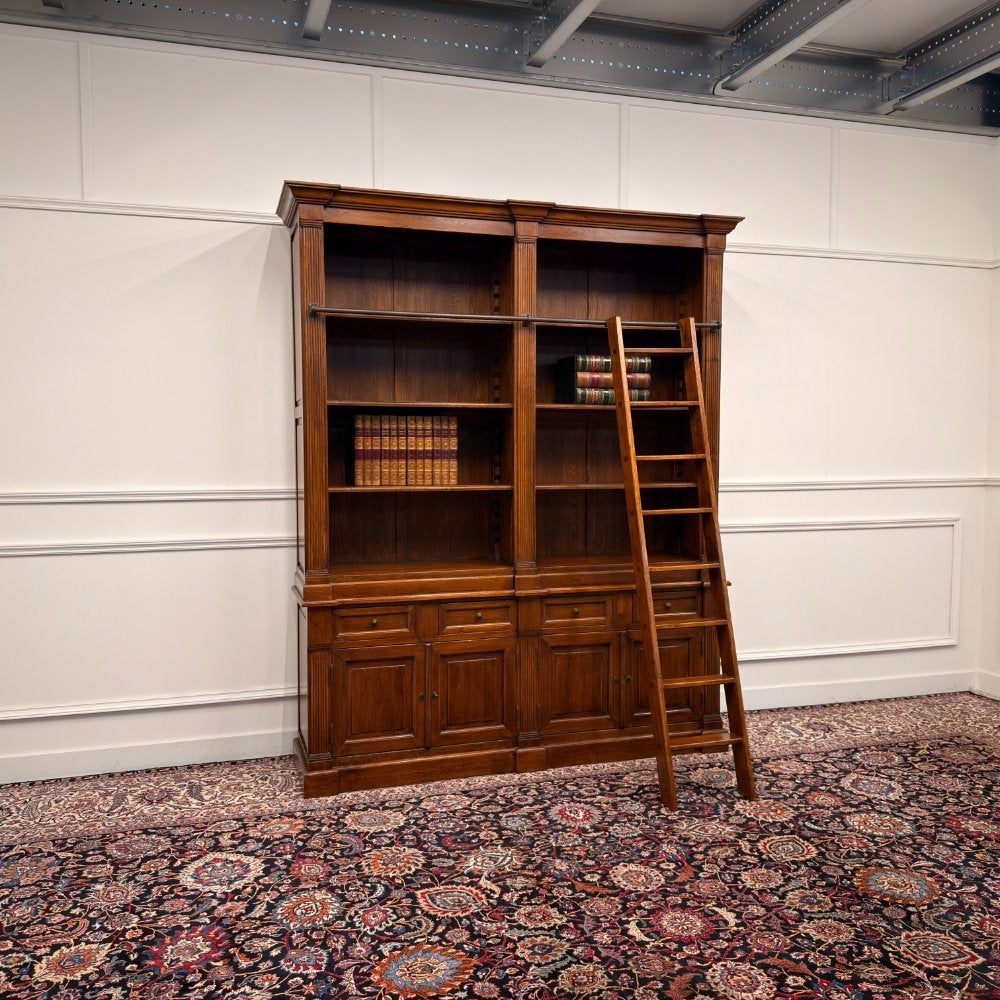 Grote Klassiek Engels Eichholtz Boekenkast met Trap, Ophalen of Verzenden