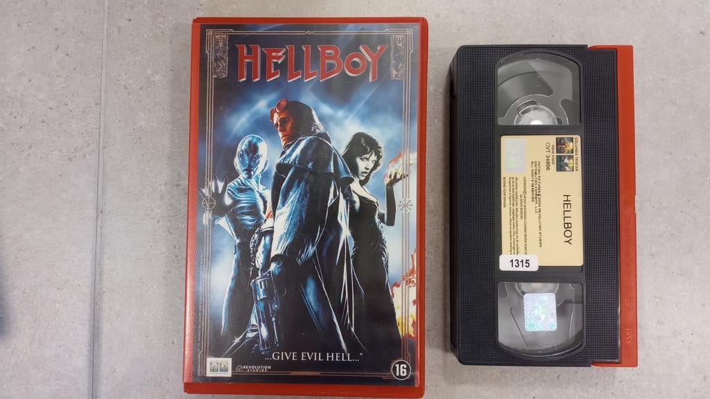 Hellboy Dutch ex-rental vhs, Ophalen