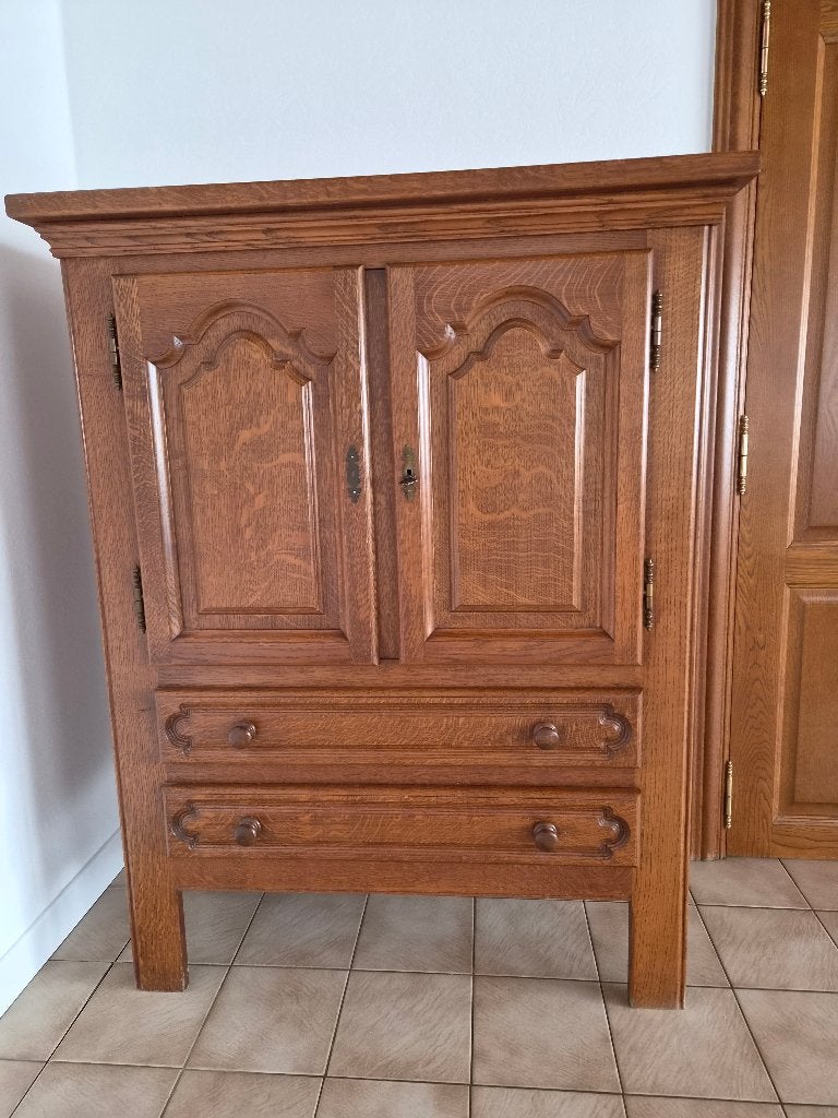 ancien buffet en chêne massif, style rustique, Maison & Meubles, Avec tiroir(s), 100 à 150 cm, Utilisé, Chêne
