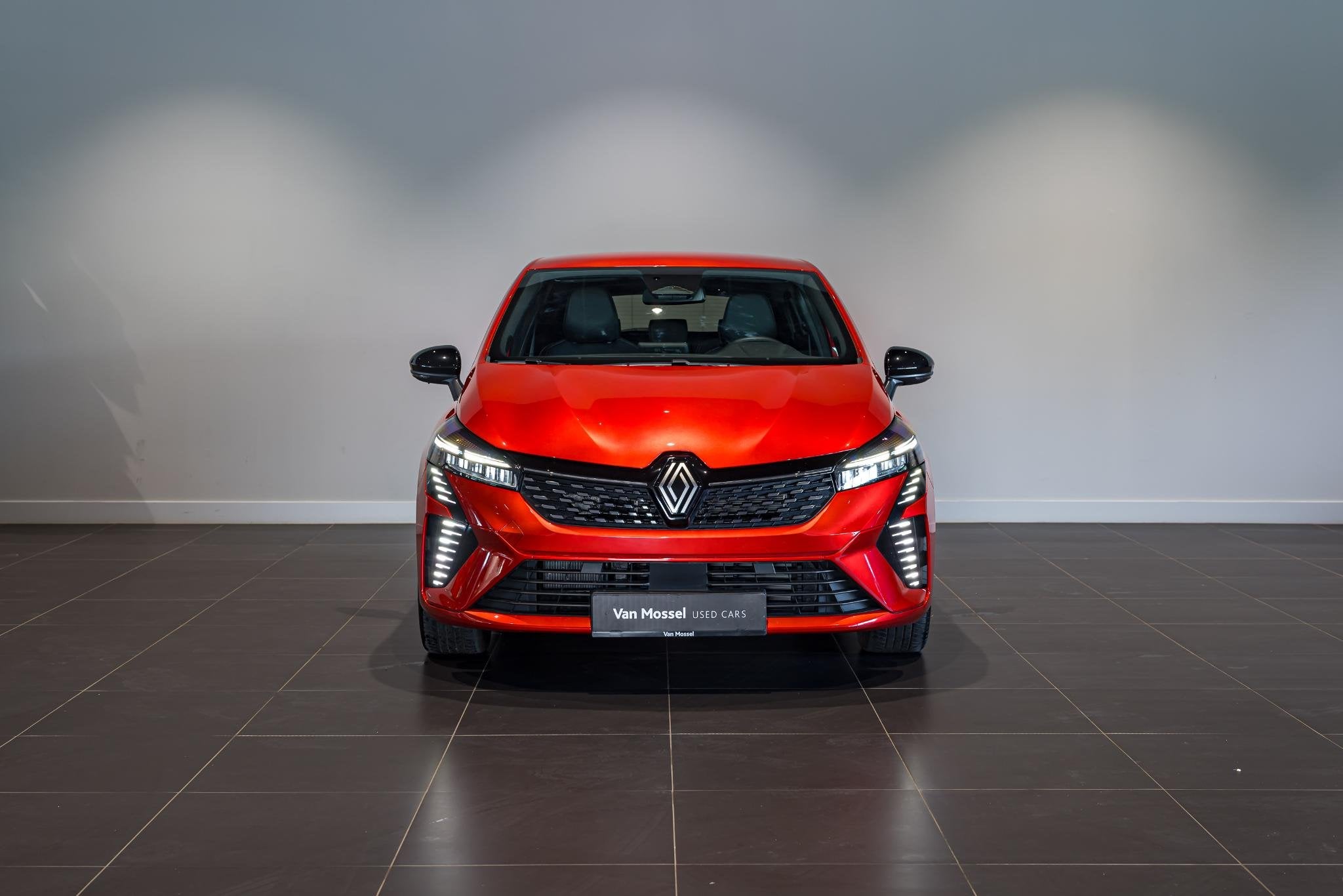 Renault Clio E-TECH Full Hybrid 145 Techno (automatique), Rouge, Entreprise, Carnet d'entretien, 105 kW