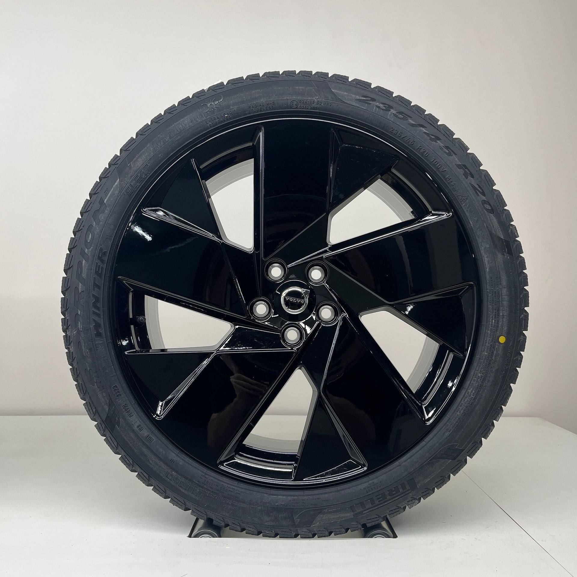Volvo EX40 / EC40 - 20 inch - winterbanden NIEUW, Neuf, Pneus et Jantes, Pneus hiver, 255 mm