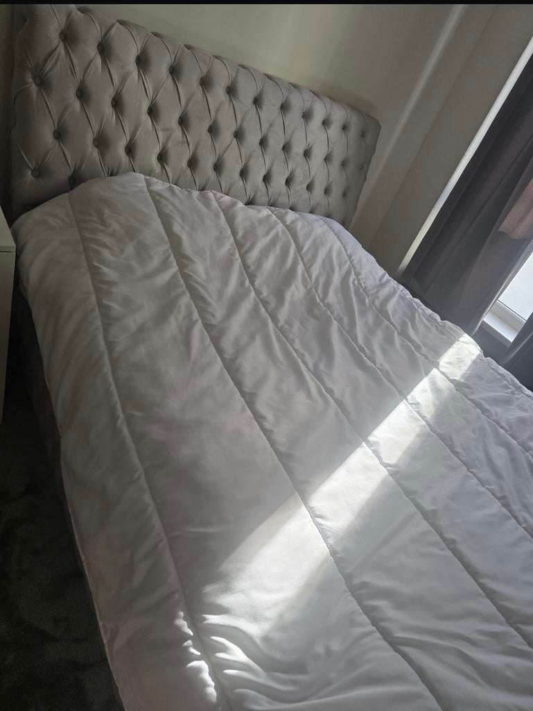 lit neuf 160x200 cm avec matelas et espace de rangement, Enlèvement, Comme neuf, Deux personnes