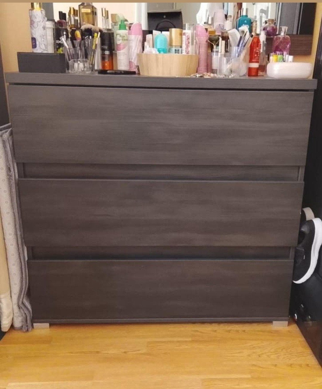 Commode avec miroir, Enlèvement