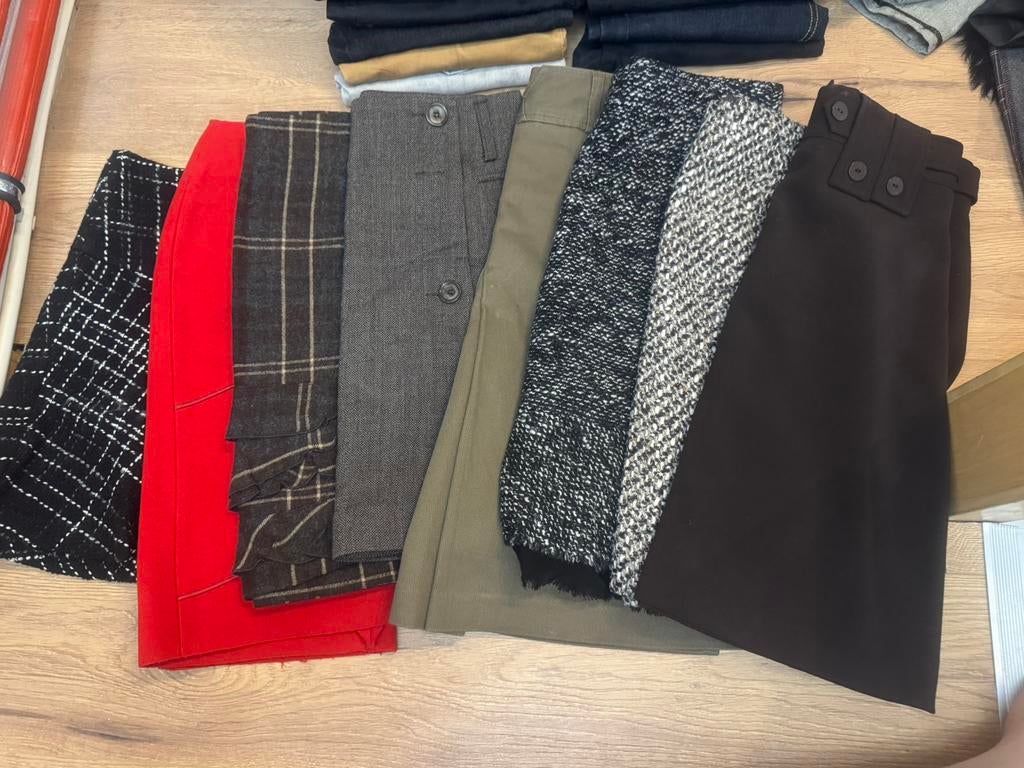 Lot de 8 jupes automne /hiver taille 36, Enlèvement, Comme neuf