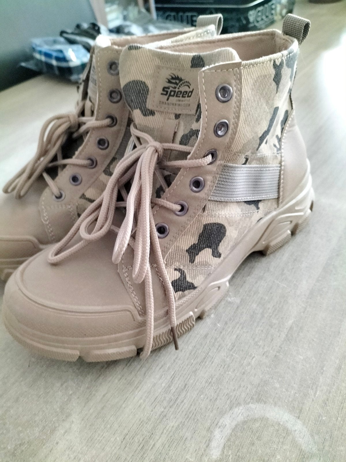 Schoenen met militair motief maat 41, Ophalen of Verzenden