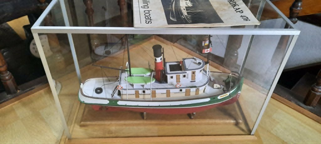 Het model van een sleepboot van de Master of Vancouver, Ophalen, Nieuw