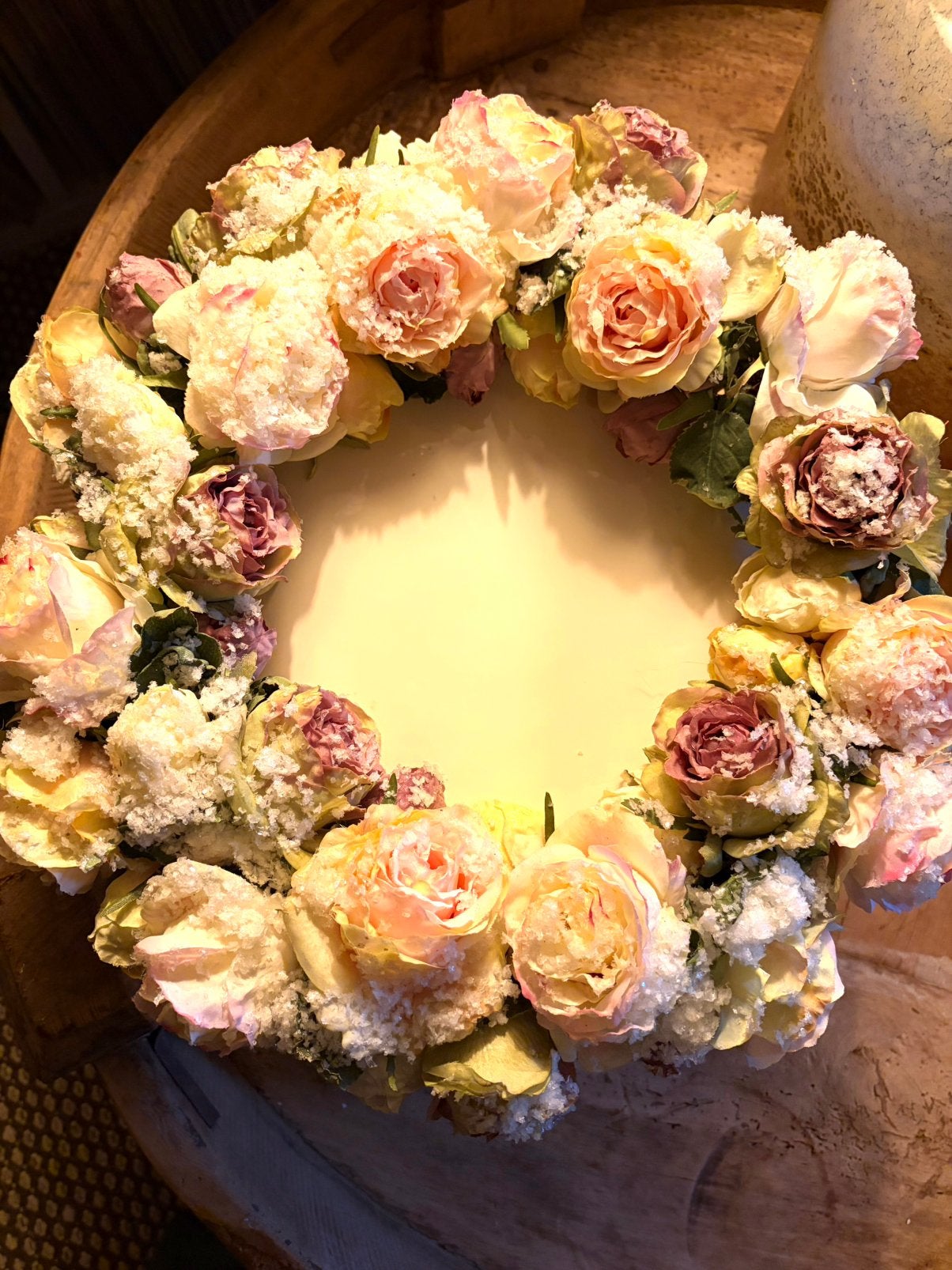 Couronne de roses diamètre 38 cm, Enlèvement, Comme neuf, Couronne