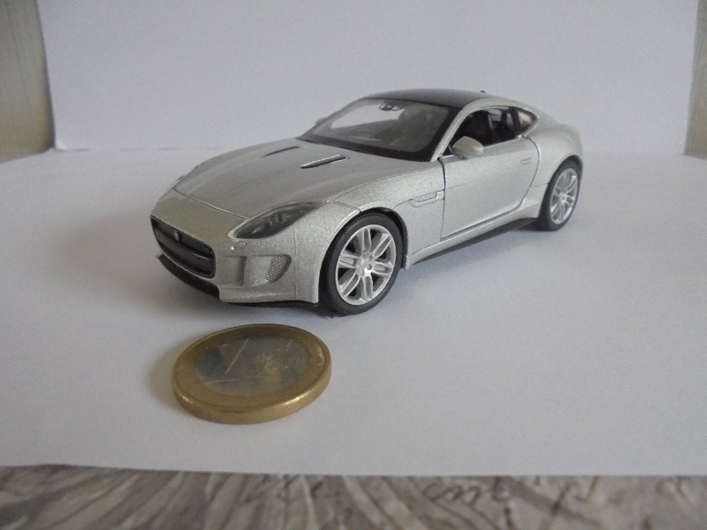 JAGUAR F TYPE COUPÉ REGENLAARZEN, Hobby en Vrije tijd, Ophalen of Verzenden, Gebruikt, Auto, Overige merken