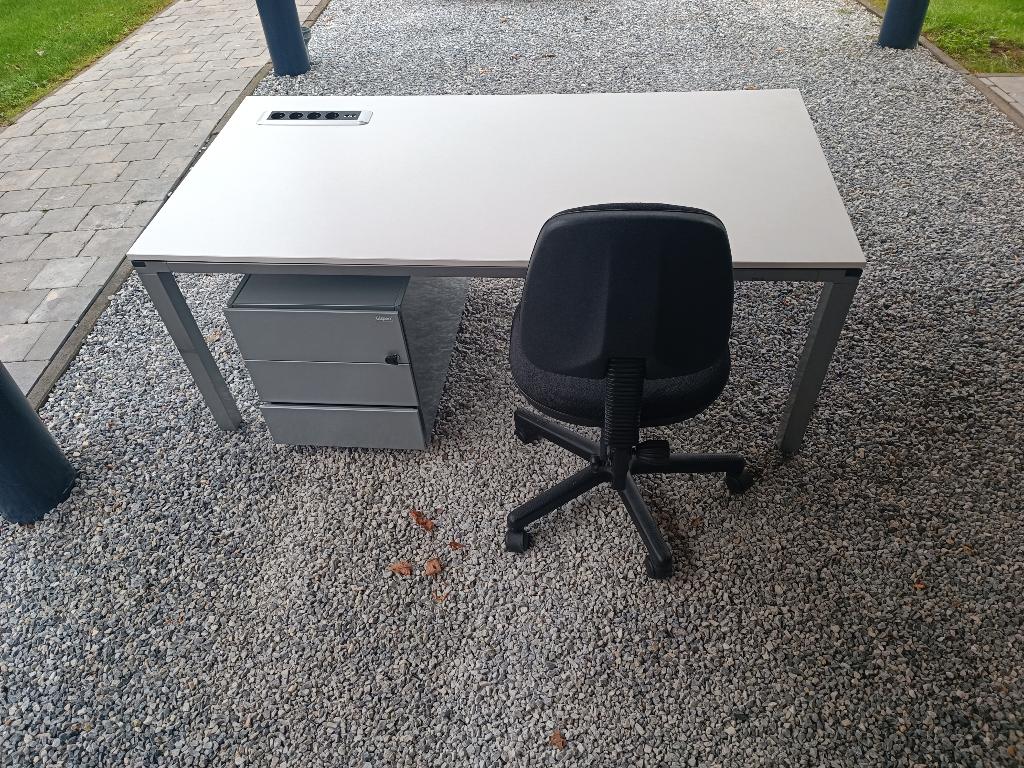 Bureautafel+ladeblok+bureaustoel, Huis en Inrichting, Bureaus, Gispen, Ophalen