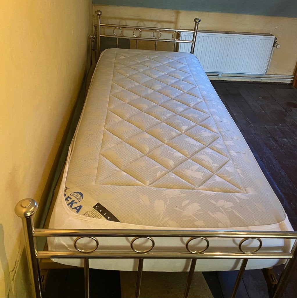 Retro bed + matras, Ophalen, Matras