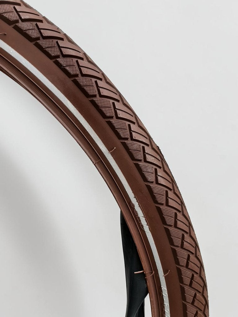 Nieuwe bruine reflecterende 28" buitenbanden met binnenband, Nieuw, Ophalen of Verzenden, Rubber, Band