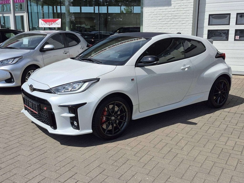 Toyota Yaris GR 1.6 Turbo 4x4 *High Performance* 261pk *2024, Auto's, Toyota, 1618 cc, 192 kW, Wit, Bedrijf