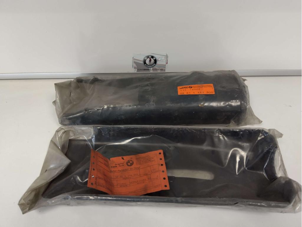BMW E3 E9 E23 E26 stuurkolom bekleding boven+onder  Nieuw, Auto-onderdelen, Niet ingevuld, Niet ingevuld, Nieuw, Ophalen of Verzenden