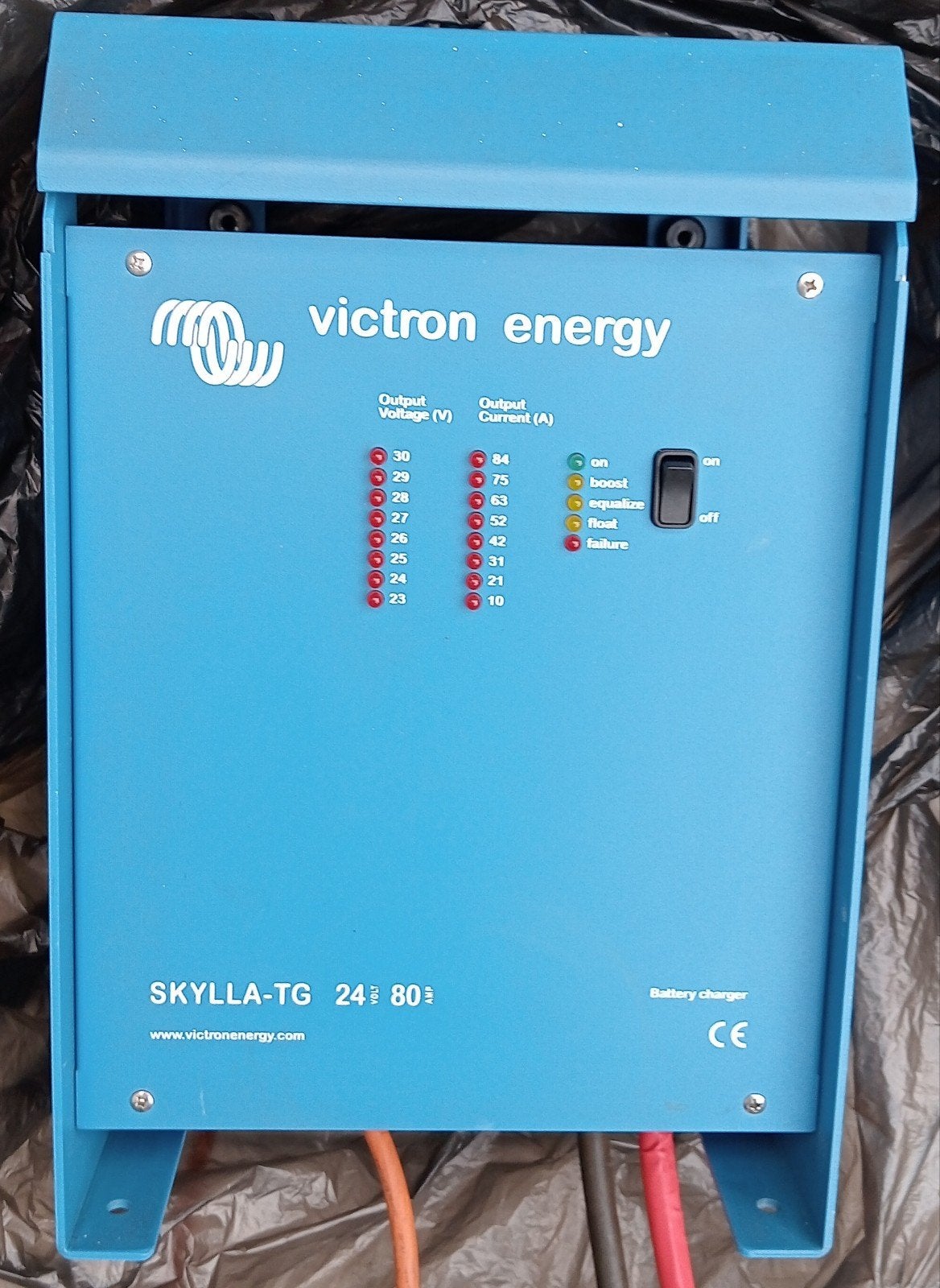Victron skylla tg, Enlèvement