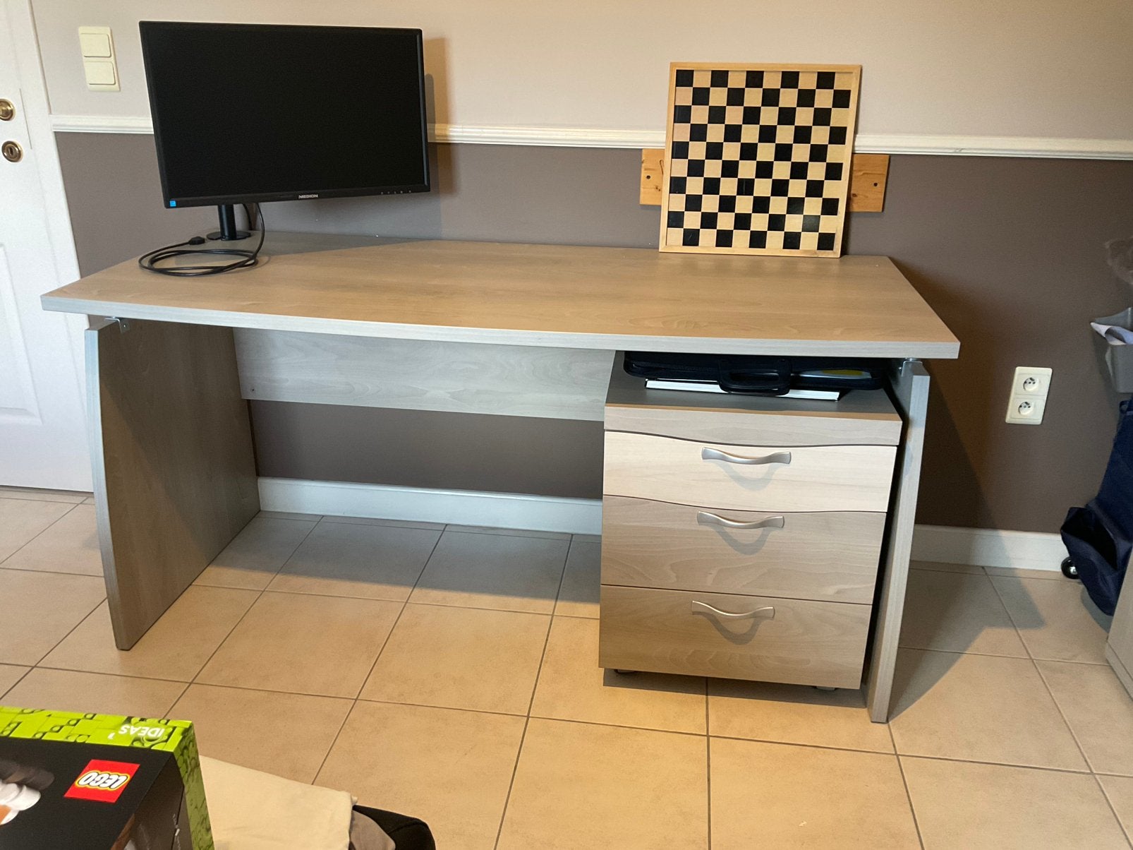 Bureel met ladenblok en monitorsteun voor studenten, Huis en Inrichting, Bureaus, Ophalen, Zo goed als nieuw