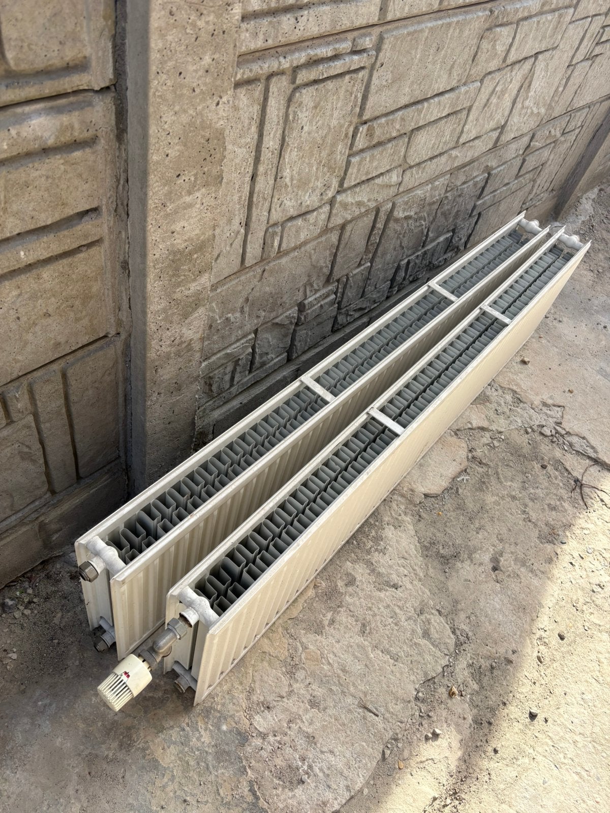 3 stalen radiatoren – 2x klein + 1x groot - goede staat, Enlèvement ou Envoi, Utilisé, Radiateur