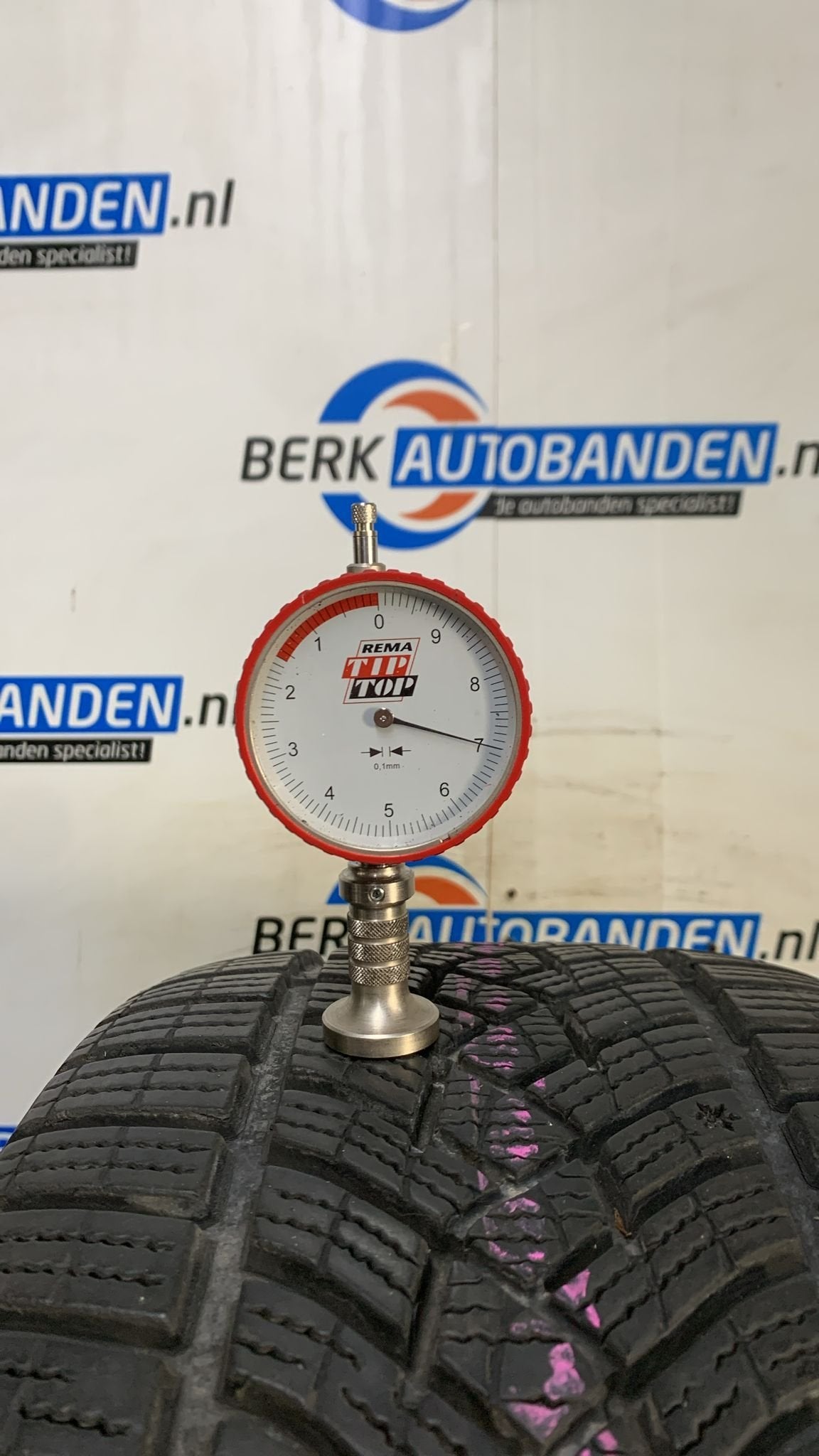 2x Goodyear Ultragrip (RFT) XL 225/50 R17 98H 225/50/17 2255, Auto-onderdelen, Banden en Velgen, Gebruikt, -, -, 17 inch