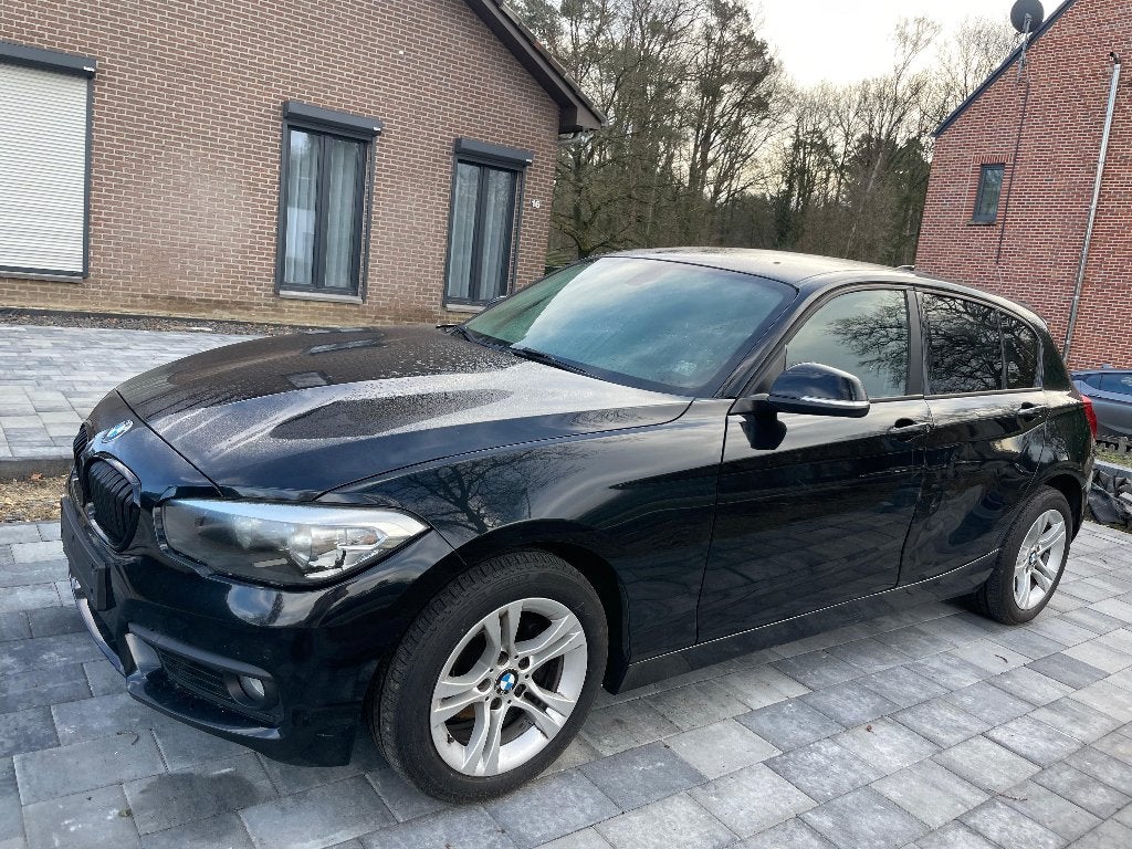 BMW F21 116D Lci 2015, Auto's, BMW, Zwart, Bluetooth, 5 deurs, Particulier