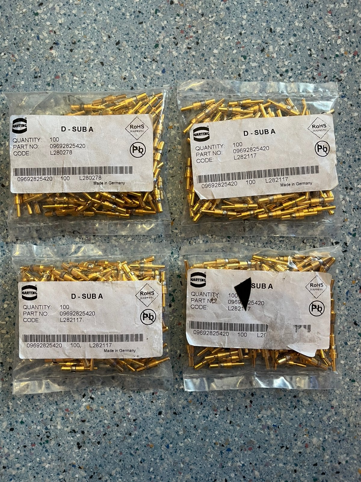 Lot de 100 connecteurs HARTING neufs ROHS Ref 09692825420, Informatique & Logiciels, Enlèvement ou Envoi, Neuf