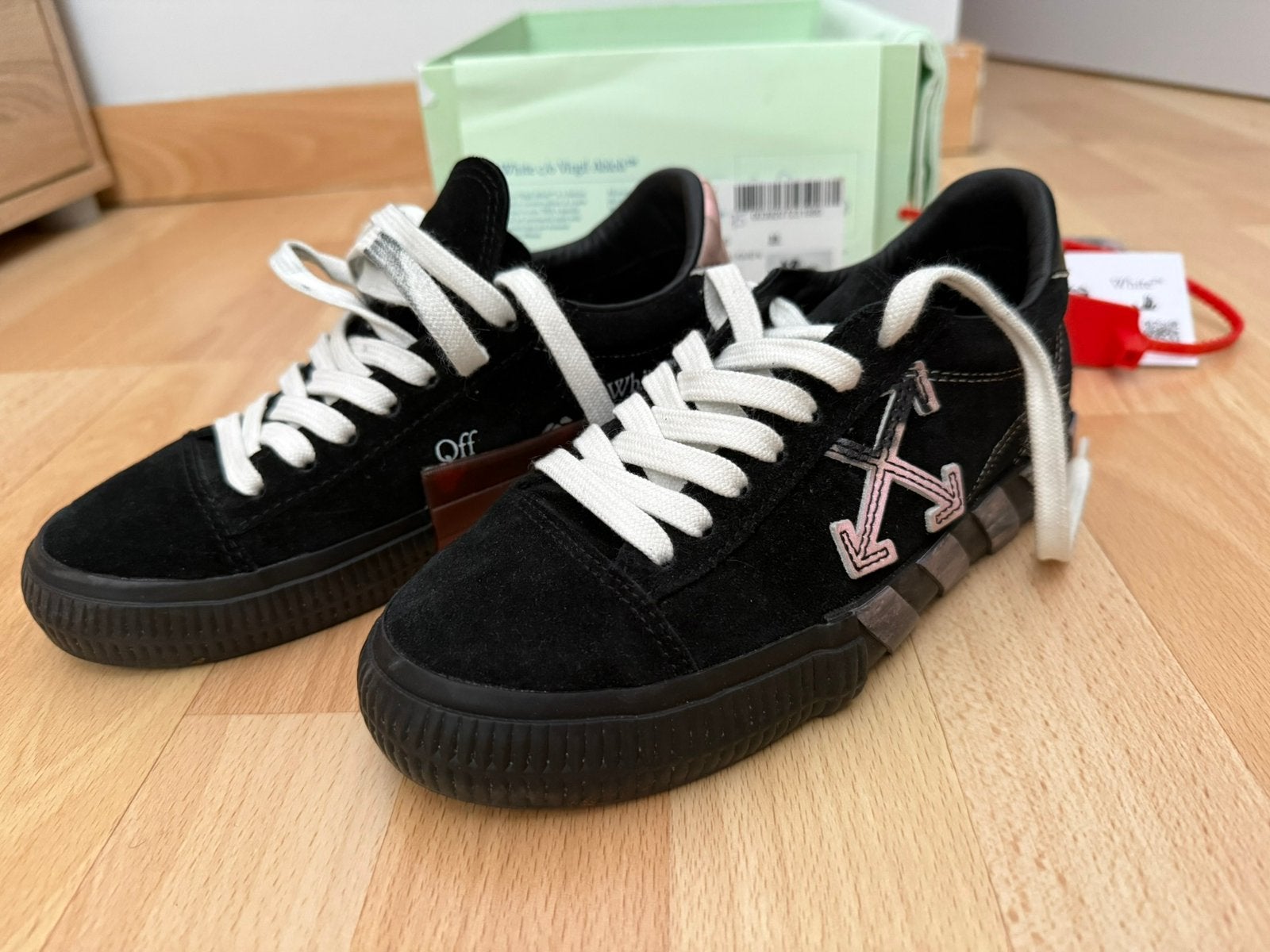 Off-white sneakers mt 35, Ophalen of Verzenden, Zo goed als nieuw, Zwart, Sneakers