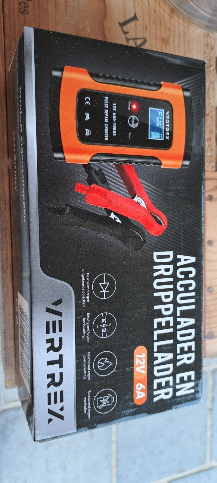 Chargeur de batterie/chargeur de batterie VERTREX 12V 6A., Enlèvement