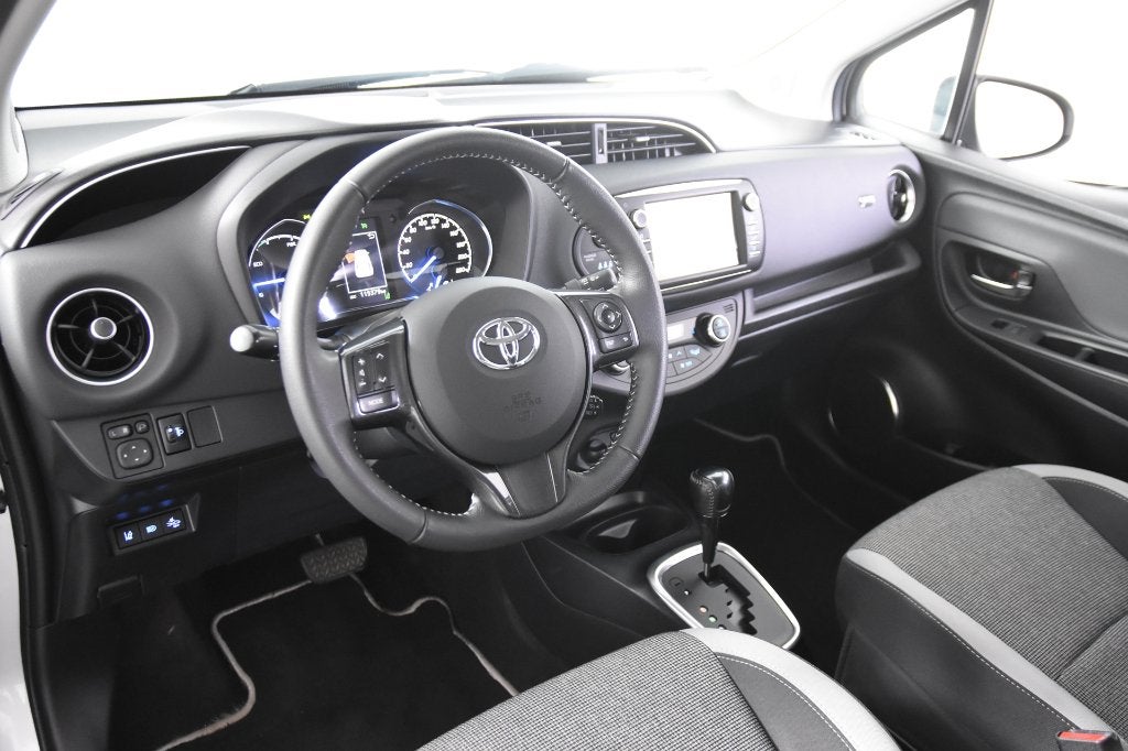 Toyota Yaris 1.5 VVTi hybride *1er propriétaire*Navigation*, Autos, Toyota, Euro 6, Entreprise, 0 kg, Entretenue par le concessionnaire