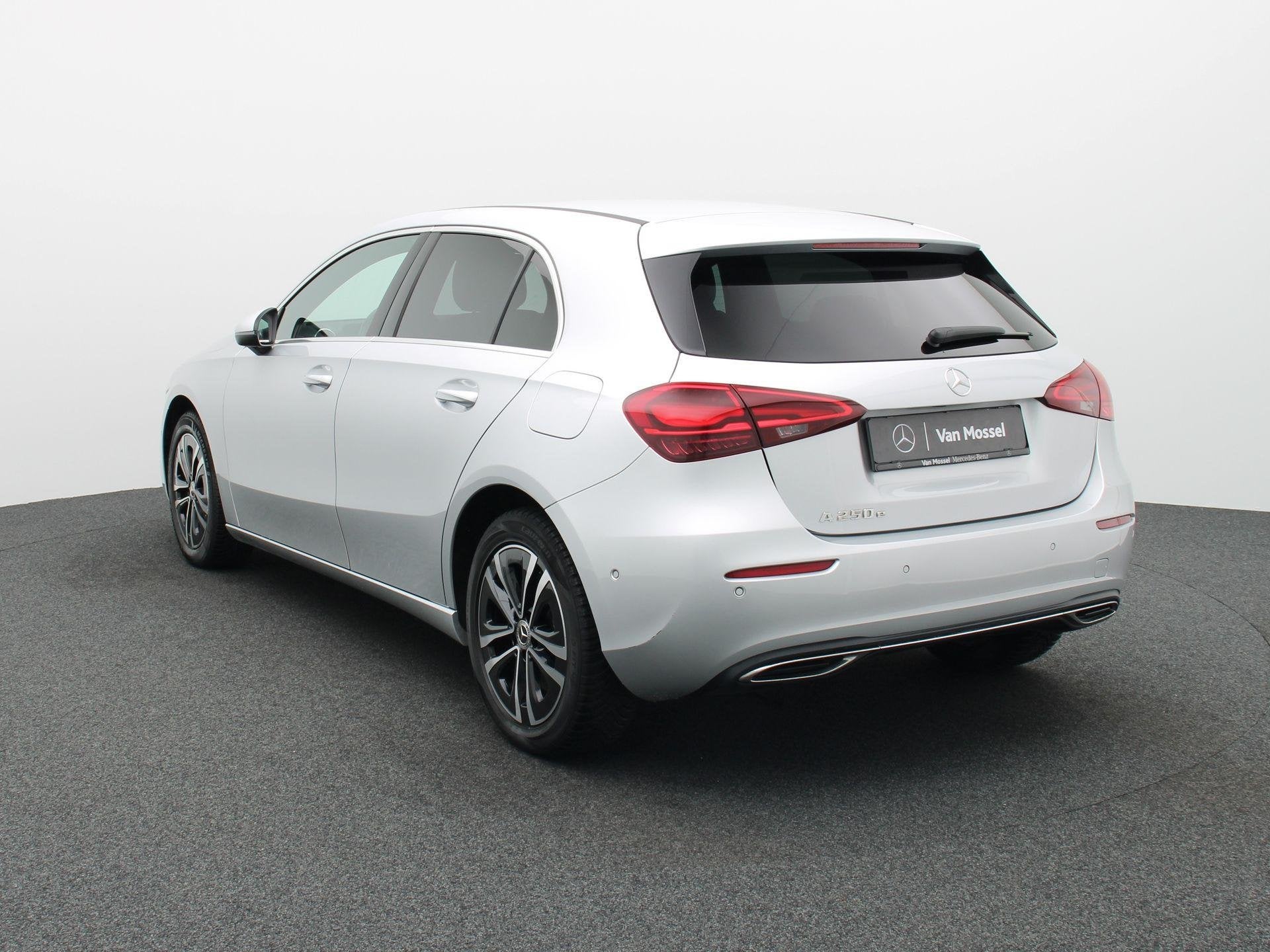 Mercedes-Benz A-Klasse 250 e Business Line (automatique), Autos, Achat, Euro 6, Noir, 5 places