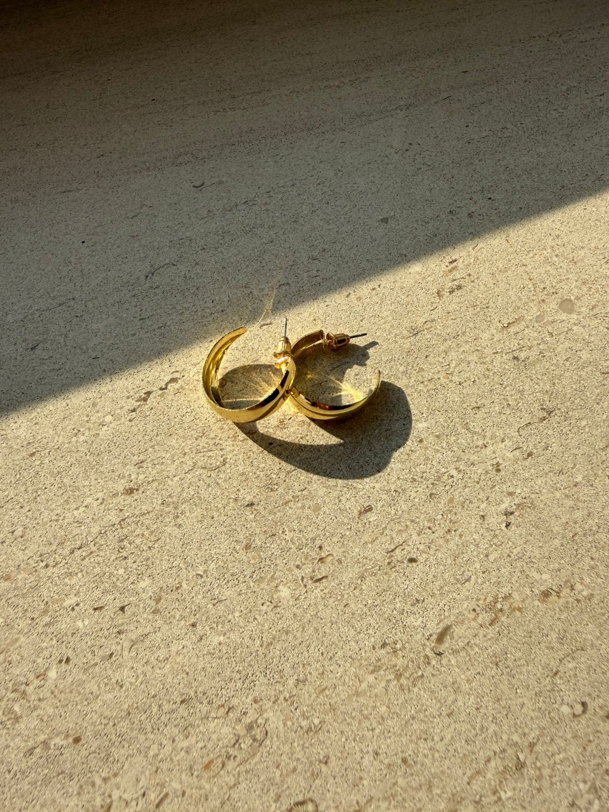 Oorbellen, Handtassen en Accessoires, Oorbellen, Ophalen, Zo goed als nieuw, Goud, Goud