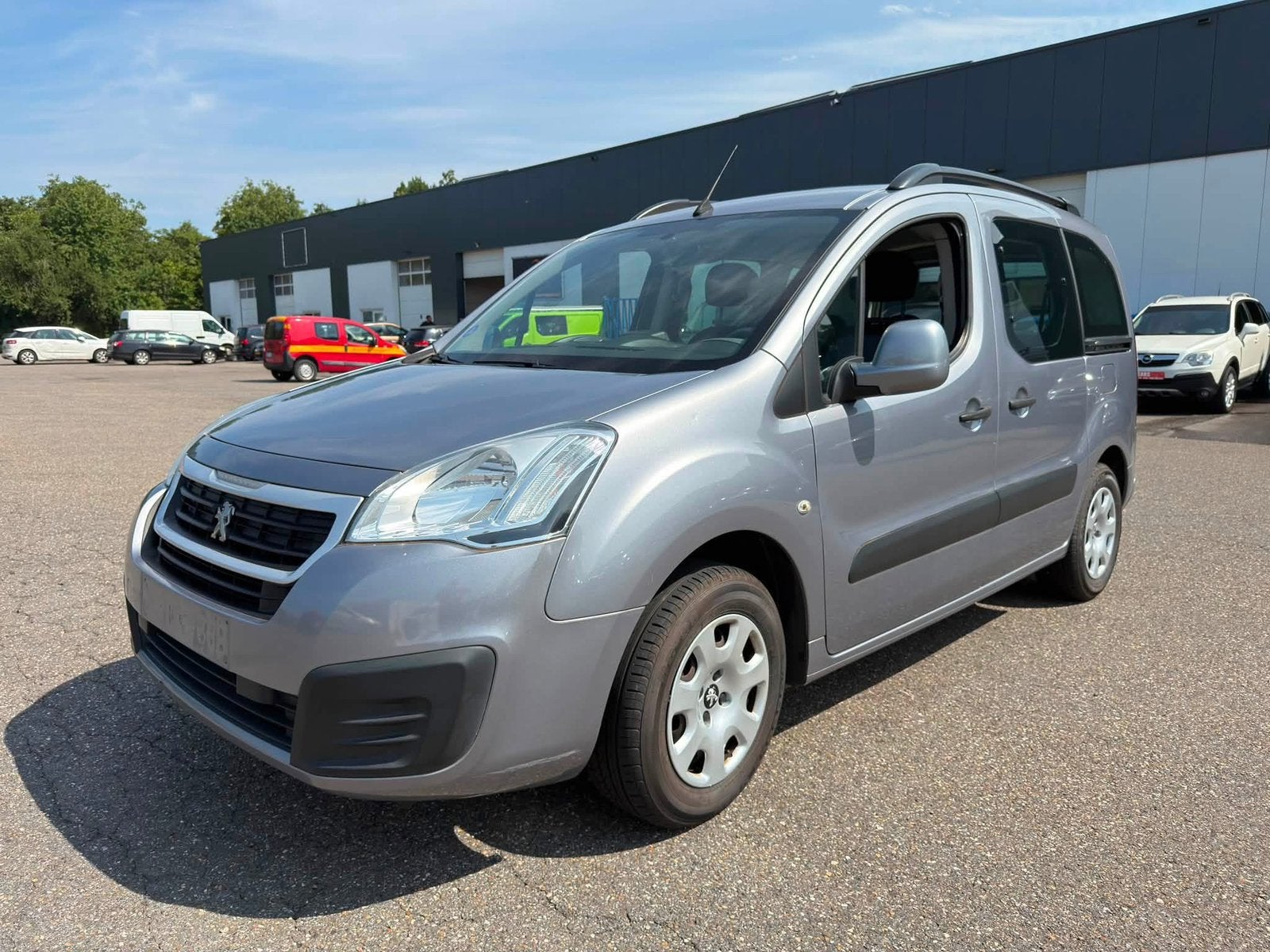 PEUGEOT PARTNER 1.6i ESSENCE EURO 6b —, Achat, Entreprise, Entretenue par le concessionnaire, 5 places