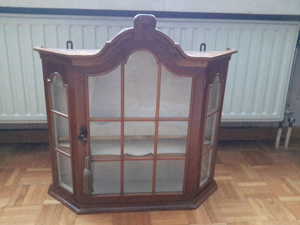 Hangkastje, Ophalen