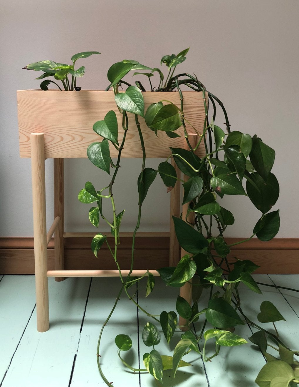 Nieuw in doos! Houten plantenbak op poten – Søstrene Grene, Ophalen, Nieuw, Hout